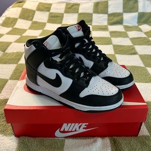 Women’s Panda Nike Dunks